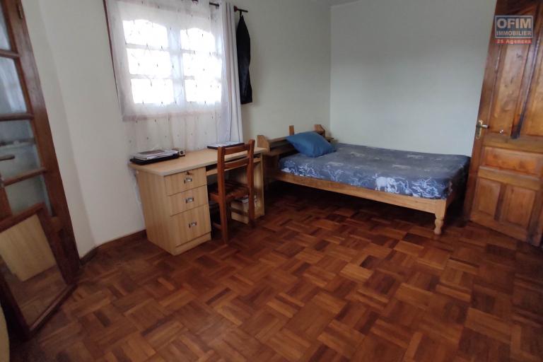 vente d'une maison de type F4 à ankaraobato andoharanofotsy