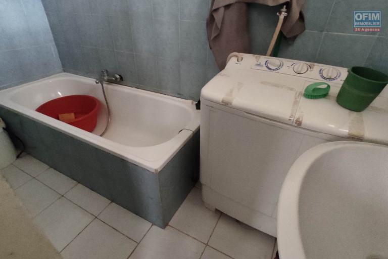 vente d'une maison de type F4 à ankaraobato andoharanofotsy