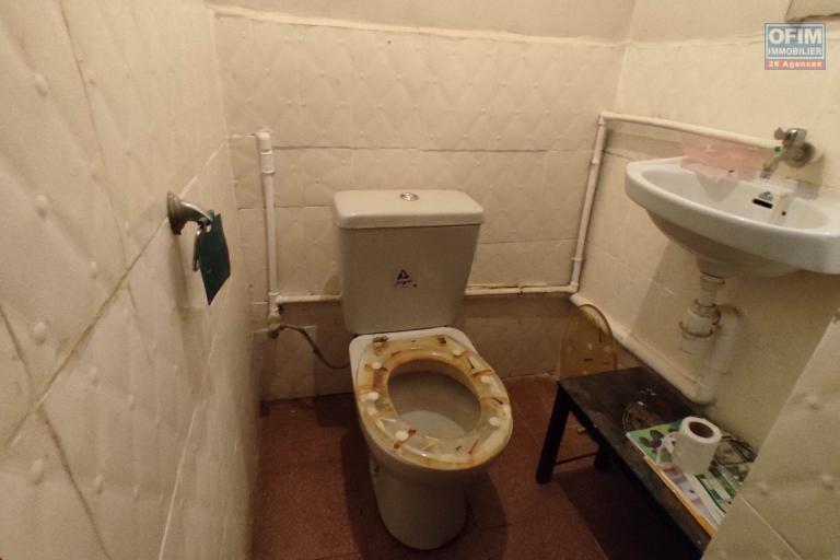 vente d'une maison de type F4 à ankaraobato andoharanofotsy
