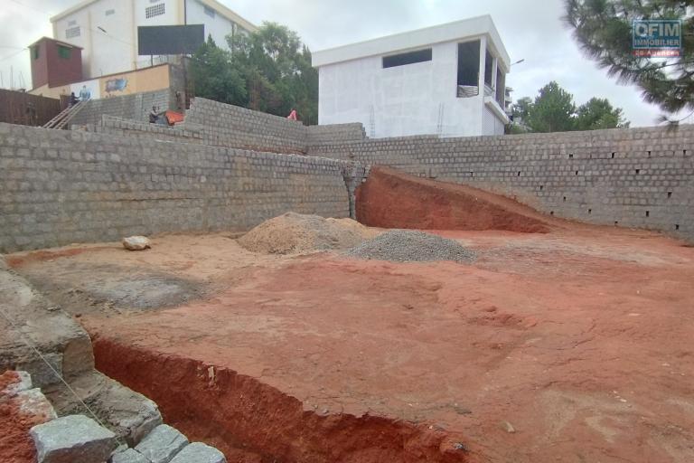 A vendre, beau terrain de 500 m2  sis à  Ambohimalaza- Antananarivo