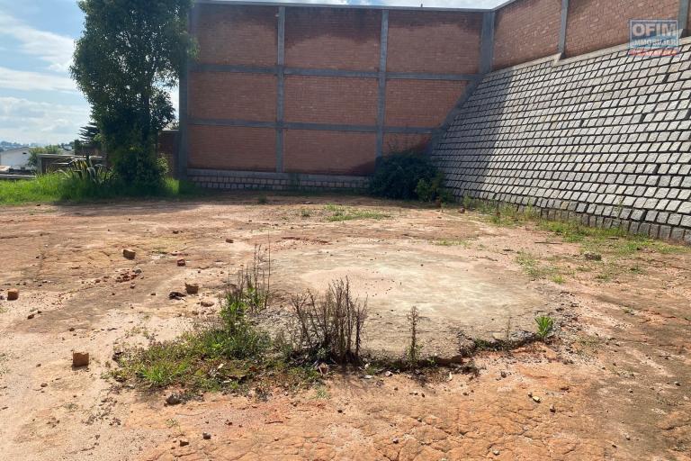 Vente d'un beau terrain de 1 000m2 à Ambohibao Antehiroka
