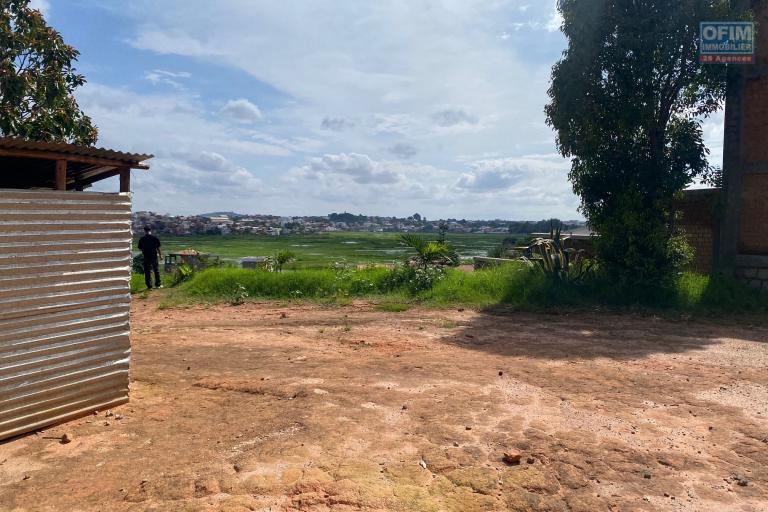 Vente d'un beau terrain de 1 000m2 à Ambohibao Antehiroka