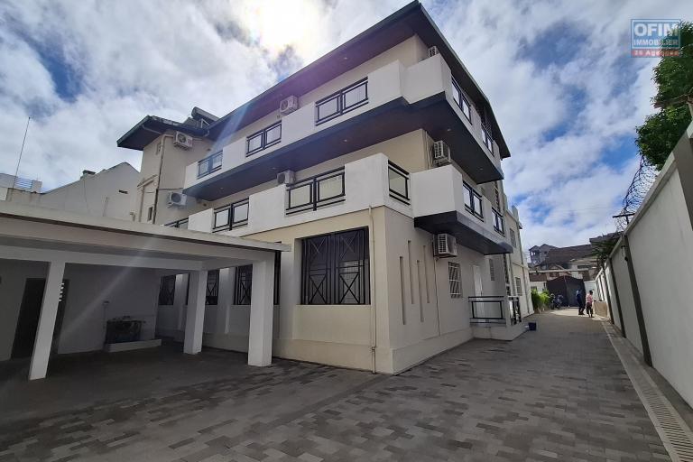 OFIM immobilier loue des appartements T4 sur Ambohibao.