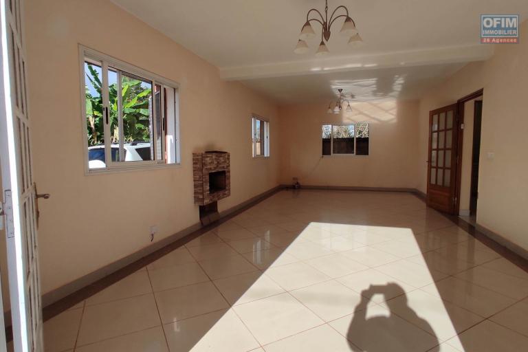 À louer – Maison F7 à Ambohitrarahaba