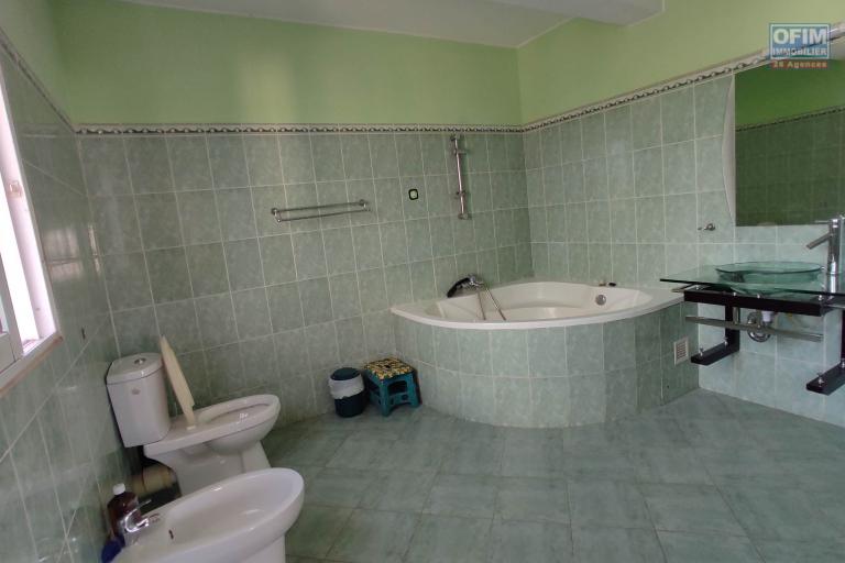 À louer – Maison F7 à Ambohitrarahaba