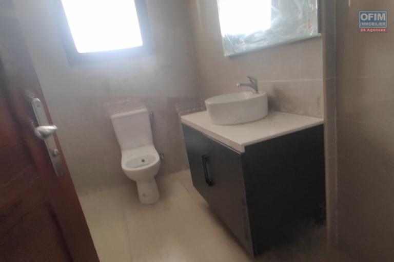 À LOUER –  2 Grand Appartement T3 Neuf – Tsaralalàna (Centre-ville)