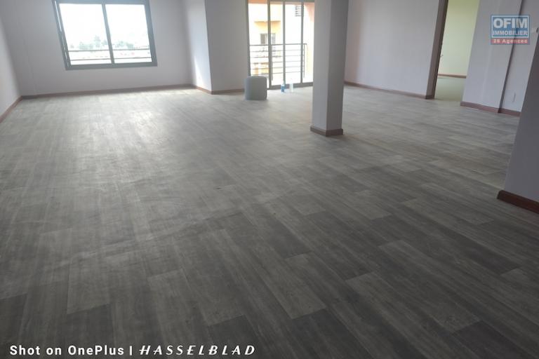 À LOUER –  2 Grand Appartement T3 Neuf – Tsaralalàna (Centre-ville)