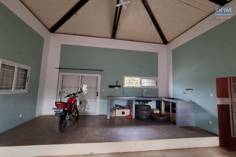 OFIM Immobilier loue une maison basse F4 sur Alasora, à environ 15min du By-pass