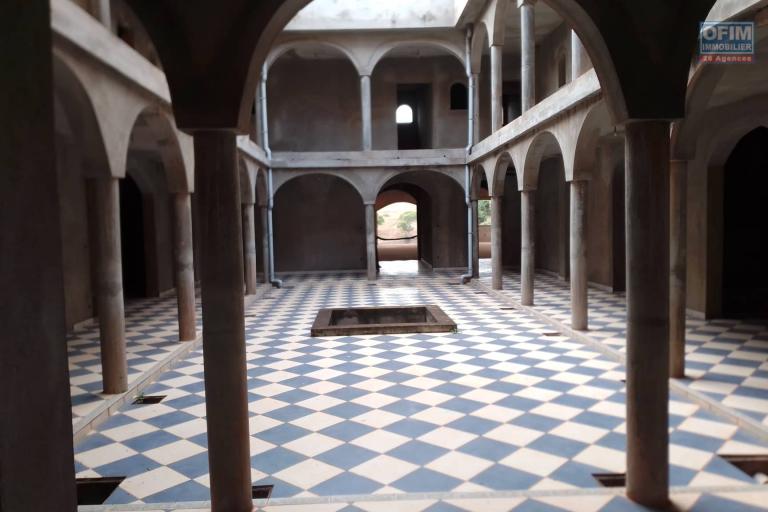 A VENDRE un complexe hôtelier à Faravohitra Avaratra Sabotsy Namehana