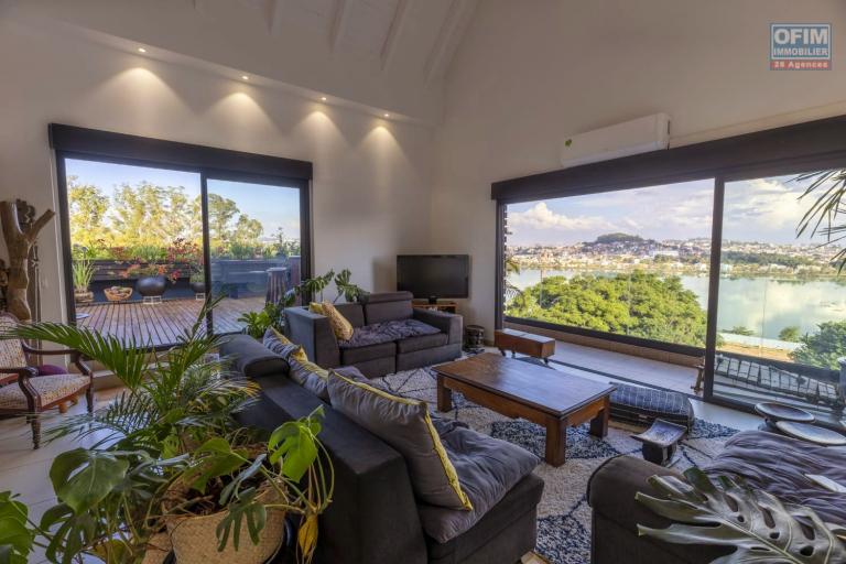 Occasion rare: T4 meublé en duplex de 300m2 de surface habitable en vente sur Ivandry.