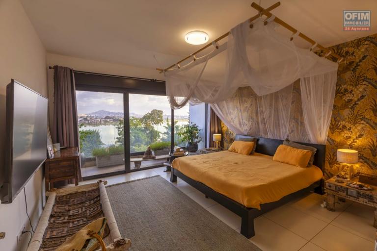 Occasion rare: T4 meublé en duplex de 300m2 de surface habitable en vente sur Ivandry.