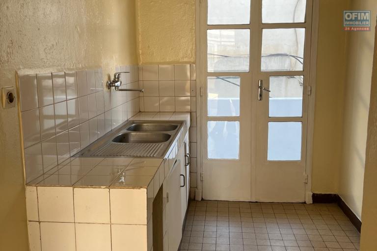 Un appartement T3 environ 90m2 sécurisé à Tsaralalana
