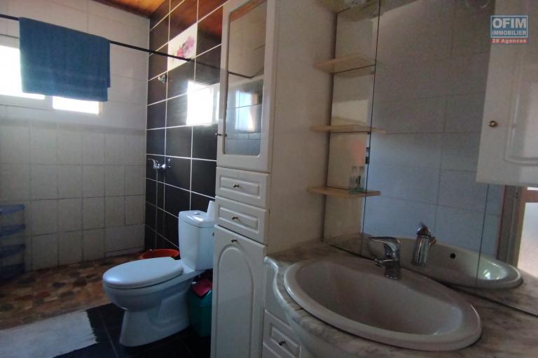 A louer, une grande villa F6, à 5 minutes à pied du lycée français à Ambatobe- Antananarivo