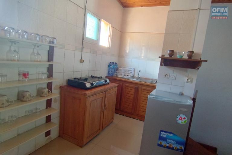 A louer, une grande villa F6, à 5 minutes à pied du lycée français à Ambatobe- Antananarivo