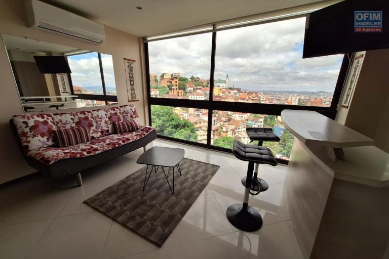 A louer, un bel appartement T2 meublé, avec une belle vue sur la ville à Faravohitra- Antananarivo