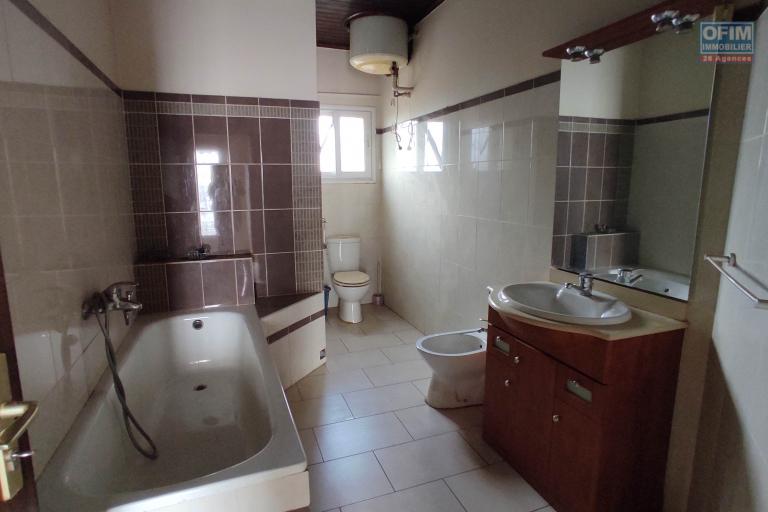 A LOUER Maison F5 à Mahalavolona Andoharanofotsy