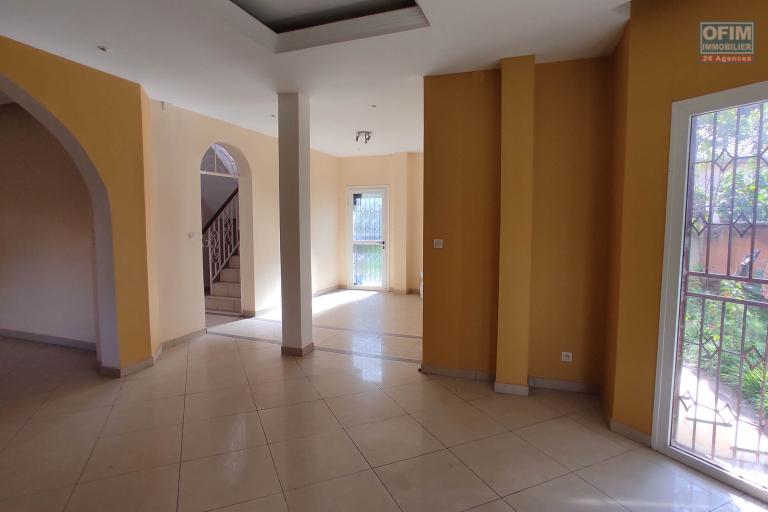 A LOUER Maison F5 à Mahalavolona Andoharanofotsy