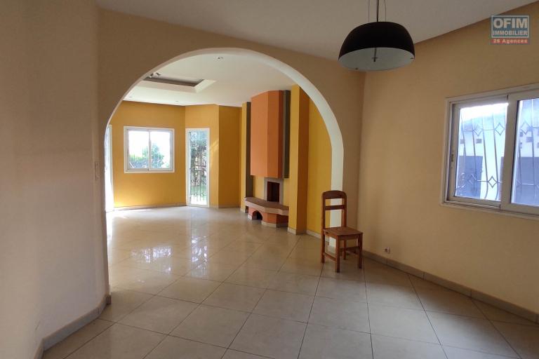 A LOUER Maison F5 à Mahalavolona Andoharanofotsy