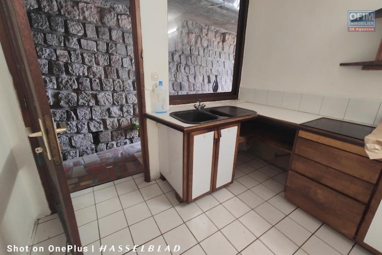 A louer grand Appartement T3 de 126M2 à ambohijatovo ambony( centre ville)
