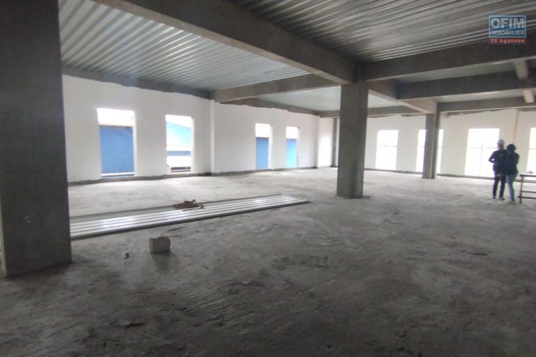 A réserver dès maintenant!! A louer des locaux à usage commercial et  professionnel  sur  la Digue Andohotapenaka_