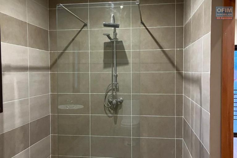 Une villa F5 avec piscine à Mandrosoa Ivato ( CONTACT LALAINA )