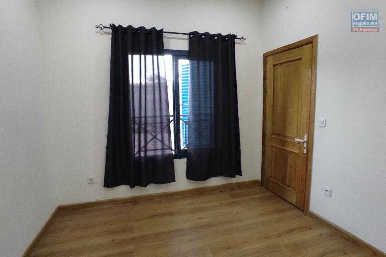 A VENDRE Spacieuse villa de type F9 sur un terrain de 1500m2  avec vue imprenable à Manazary Ilafy