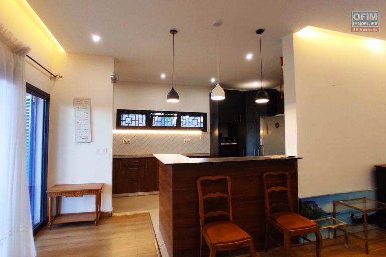 A VENDRE Spacieuse villa de type F9 sur un terrain de 1500m2  avec vue imprenable à Manazary Ilafy