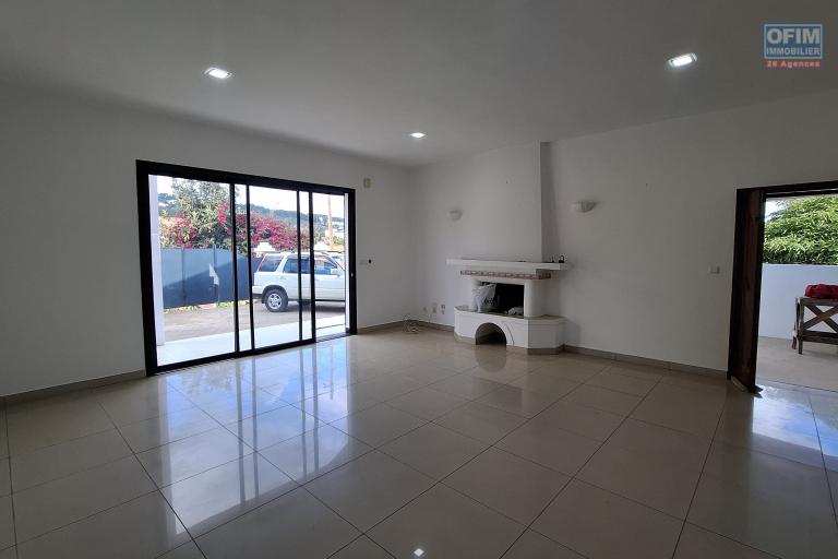 OFIM Immobilier offre en location une villa F4 sur Ambatobe à quelques pas du Lycée Français