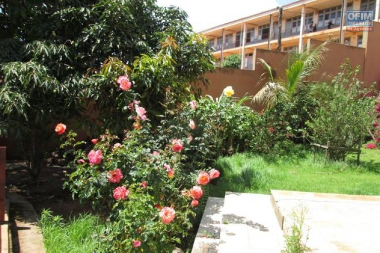 Un appartement T3 meublé à Ambohimiandra