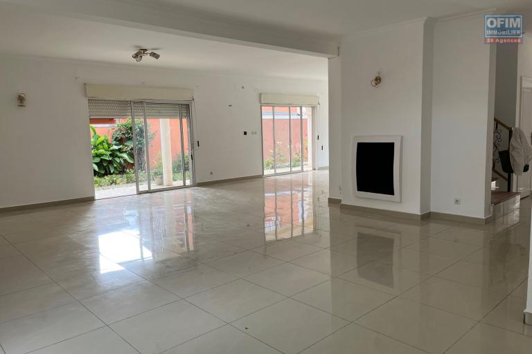 Vente d'un villa F5 à Andranoro Ambohibao