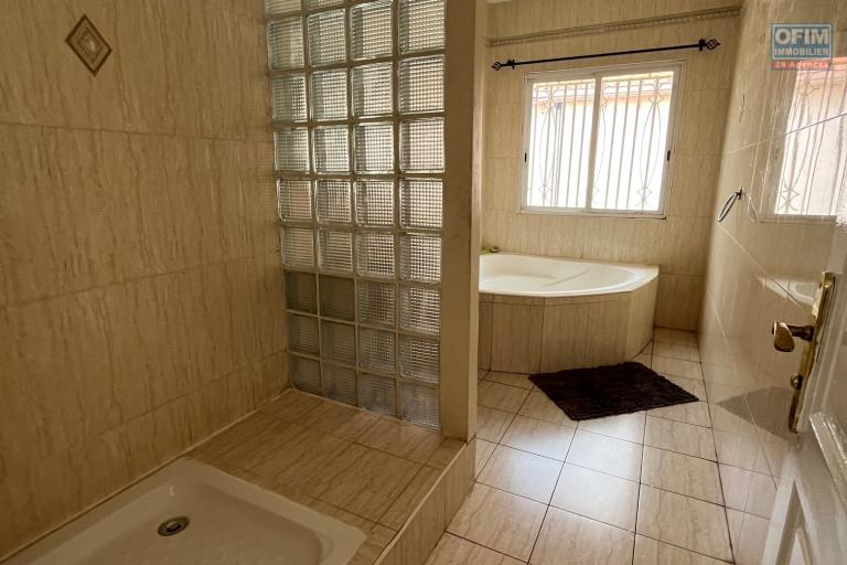 Vente d'un villa F5 à Andranoro Ambohibao