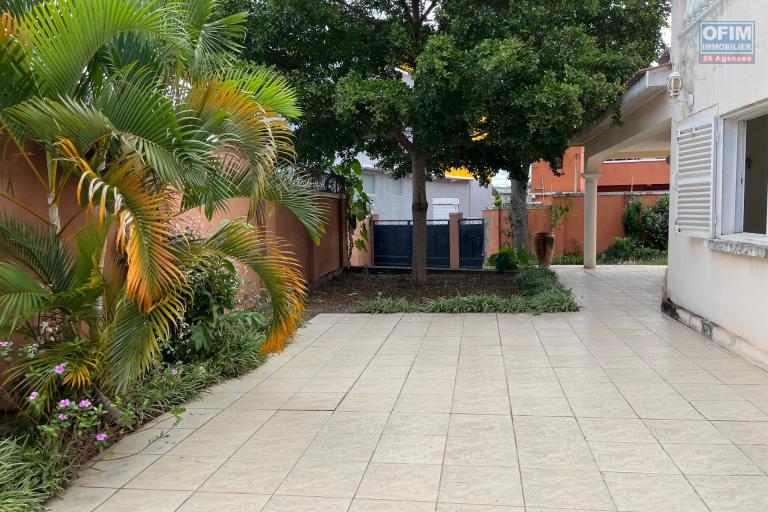 Vente d'un villa F5 à Andranoro Ambohibao