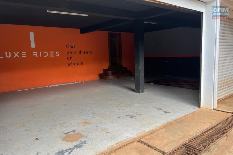 Une villa F6 avec piscine à Ambohitrarahaba Androhibe