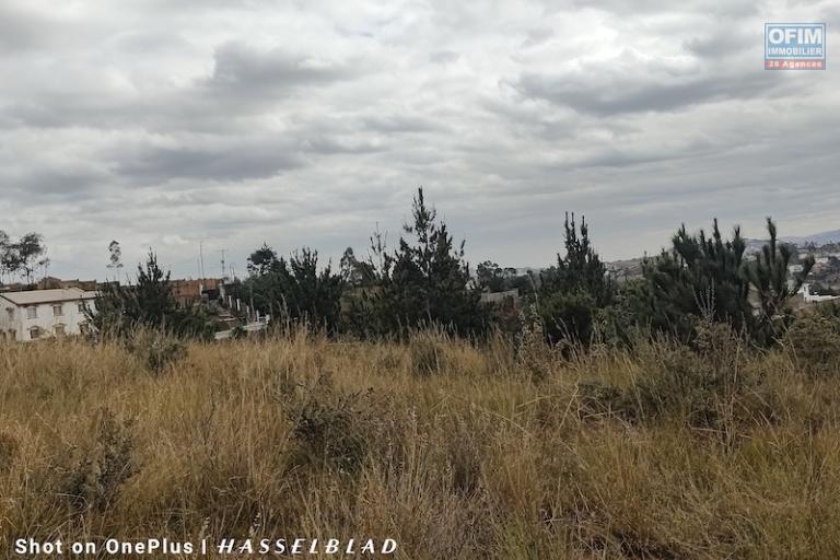 A vendre terrain de 1000M2 &agrave; miadana Alasora. Contact Mr Jacky
