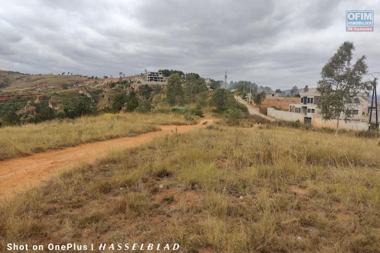 A vendre terrain de 1000M2 &agrave; miadana Alasora. Contact Mr Jacky