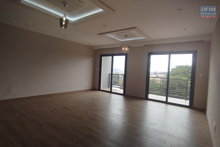 A LOUER, bel appartement  T4, neuf, dans un immeuble sécurisé à By Pass- Imerimanjaka