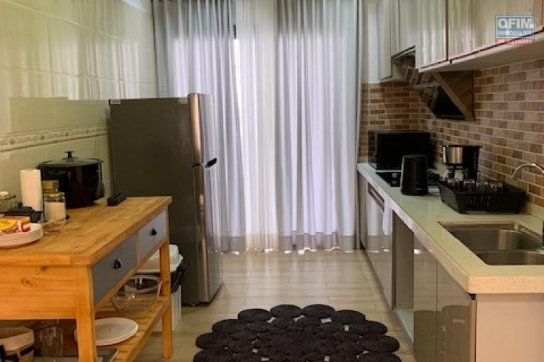 Un appartement T4 meublé à Antsakaviro