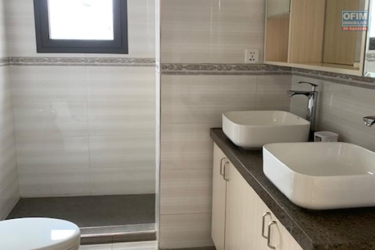 Un appartement T4 meublé à Antsakaviro ( CONTACT LALAINA )