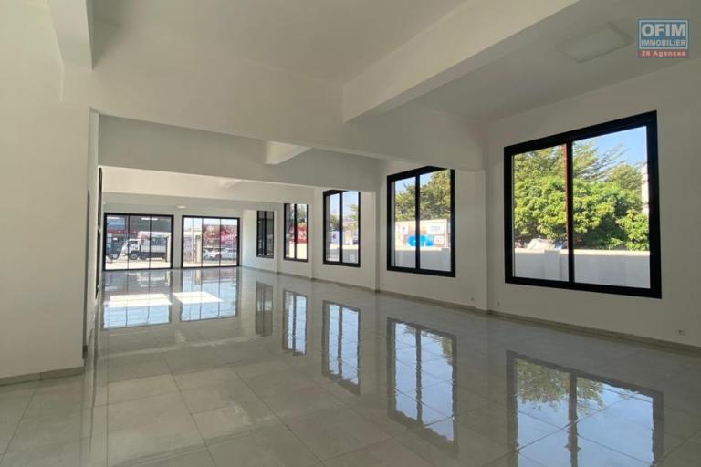 A LOUER - LOCAL NEUF DE STANDING - 230m2 - ANDRANOMENA/AMBOHIBAO