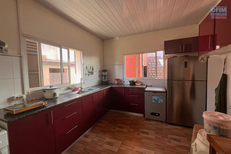 Vente d'une ville F6 à étage à Lazaina Avaradrano