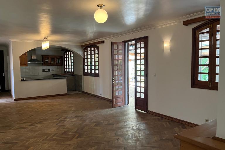 Une villa basse F4 dans une petite résidence à Ilafy