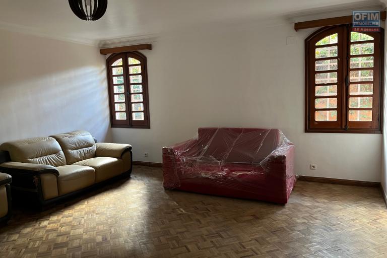 Une villa basse F4 dans une petite résidence à Ilafy