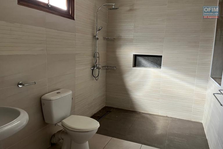 Une villa basse F4 dans une petite résidence à Ilafy
