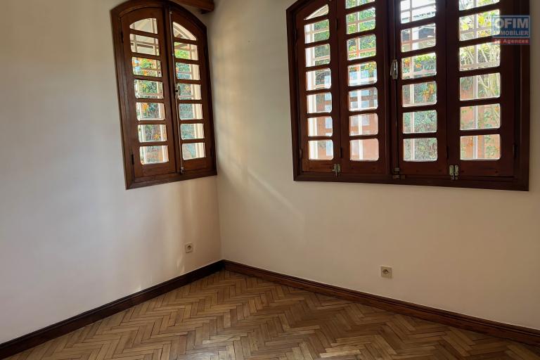 Une villa basse F4 dans une petite résidence à Ilafy