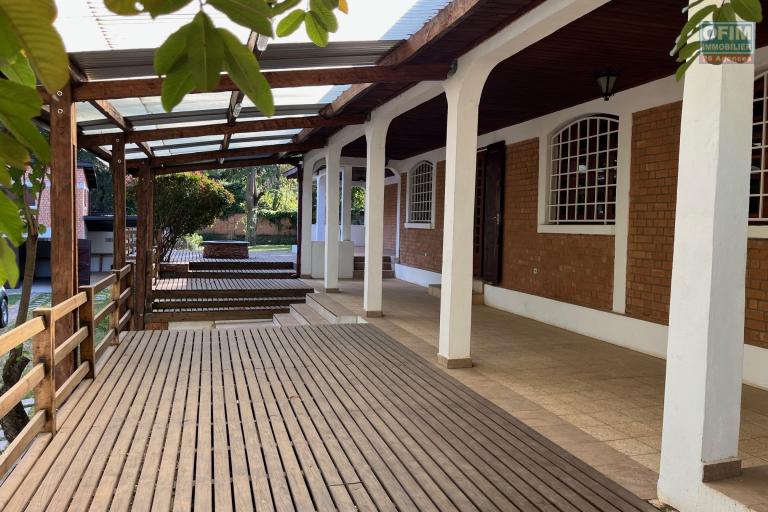 Une villa basse F4 dans une petite résidence à Ilafy