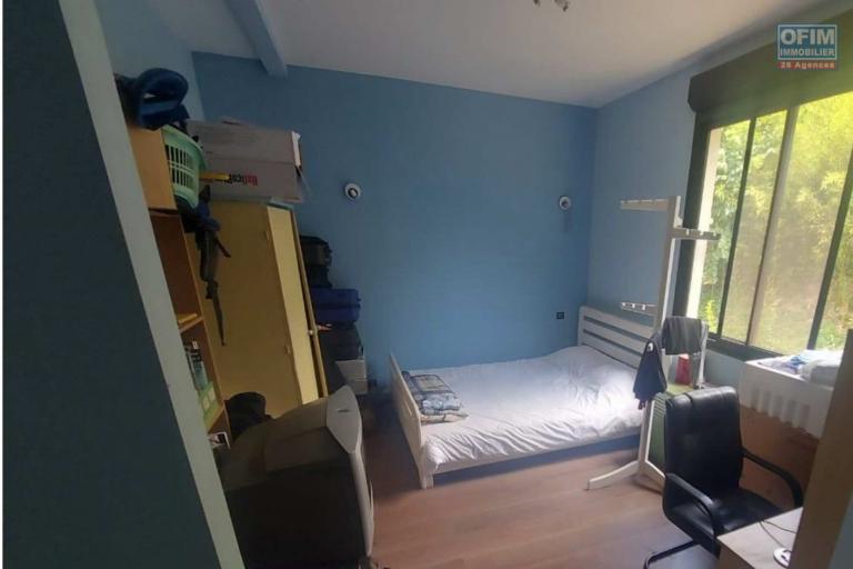 A vendre, belle villa F7 de  standing sur 1500 M2 de terrain sur Ambatoroka- Antananarivo