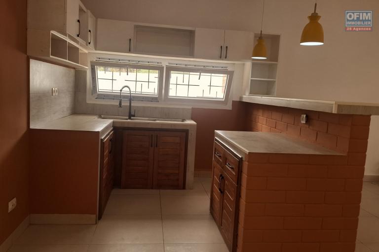 OFIM immobilier offre en location une villa F4 sur Ambatobe à 5min du lycée français