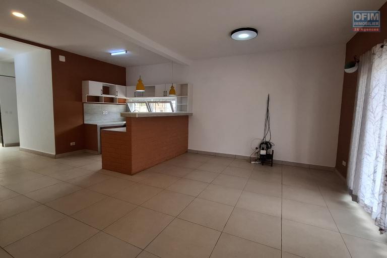 OFIM immobilier offre en location une villa F4 sur Ambatobe à 5min du lycée français