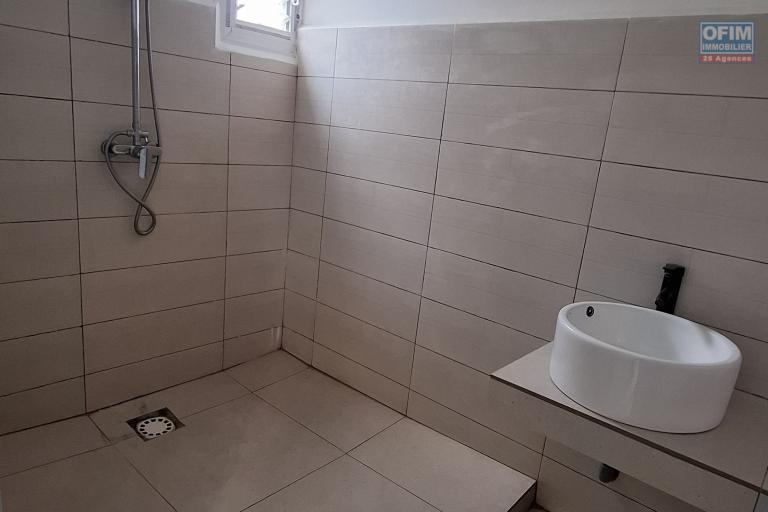 OFIM immobilier offre en location une villa F4 sur Ambatobe à 5min du lycée français