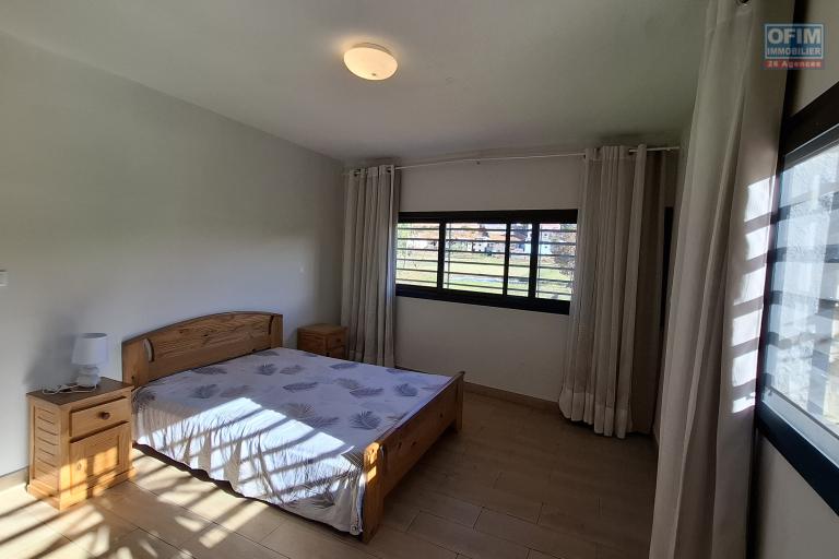 OFIM immobilier  loue un appartement T3 meublé équipé sur Ivato, à 5min de l'aéroport.